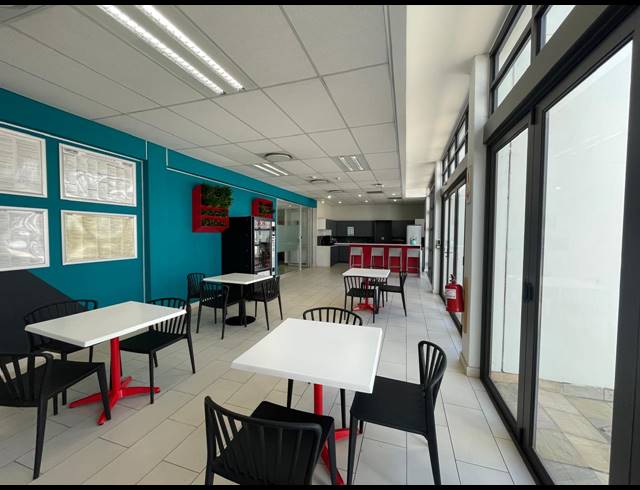 2,095M² OFFICE TO LET IN BRYANSTON